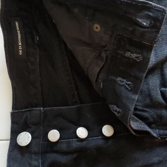 DENIM FORUM / Ex Boyfriend Short in Black Denim / Size 25 - Picture 5 of 5